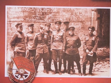 Темниковский совет ветеранов передал в дар библиотеке книгу